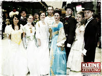Historische_Kleider_Tanzschulball_2012_1.jpg